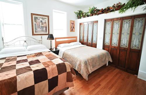 Stone Mansion Sleeps 10-20 Free TV & Parking - Foto 12