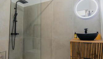 Love Room - Balnéo - Nuit Insolite - Intimité - Foto 5