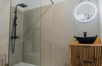 Love Room - Balnéo - Nuit Insolite - Intimité - Photo 5