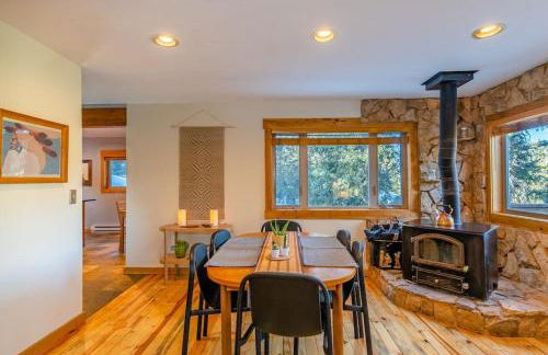 Cozy Cabin Perched on the Mountainside - Alpine Haus - Foto 29