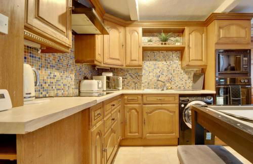 Portsmouth Maisonette with 5 Beds and Pool Table - Foto 20