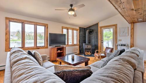 Cozy Castleton Cabin with Fire Pit + Water Access! - Photo 2