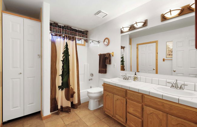 Paradise Pines 3BR Secluded Cabin Minutes in Tahoe Donner! - Foto 12