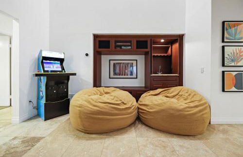 Hot Tub with A View and Large Back Deck & Game Room - Foto 24