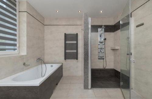 Przytulne Apartamenty w Klimatycznym Domu nad Białką w Otoczeniu Górskich Krajobrazów by Noclegi Renters - Foto 9