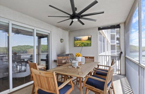 Modern Decor, Views, Grill, Workstation, Boat + 2 PWC Slips & Resort-Style Amenities - Foto 9