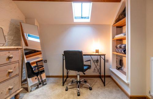 The Coach House - Beautiful Home in Cheltenham! - Photo 31