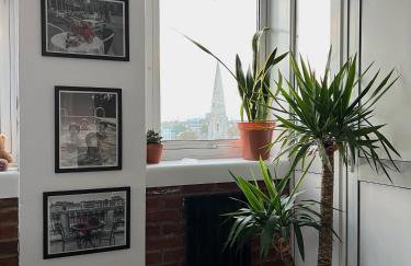 Stuning city views steps from the Iconic Abbey Road crossing - Foto 8