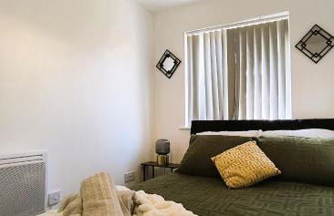 4 beds spacious Apartment, with Parking & WIFI, CHAFFORD HUNDRED, near station & shopping, long stays! - Foto 23