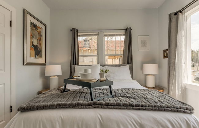 2BR Stylish Retreat in Midtown - Photo 38