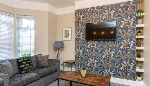 Beachfront Apartment 3 Bedrooms Sleeps 7 - Gateway to the Lake District - Newly Refurbished - Foto 4