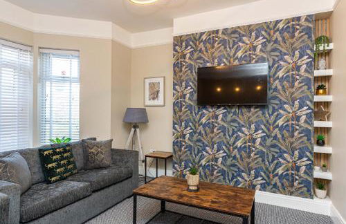 Beachfront Apartment 3 Bedrooms Sleeps 7 - Gateway to the Lake District - Newly Refurbished - Foto 4