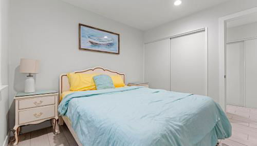 * Large Updated Waterfront Delta Manor Boat Dock * - Foto 3