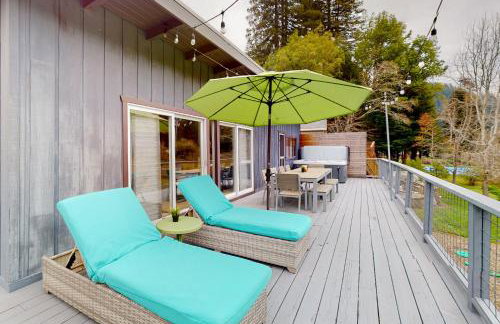 Riverfront Escape - Photo 5