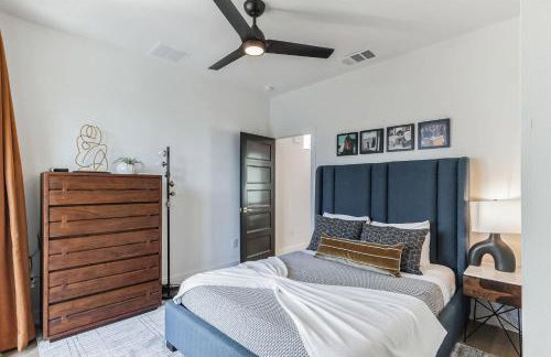 Chic Austin Getaway brand new with rooftop patio - Foto 10