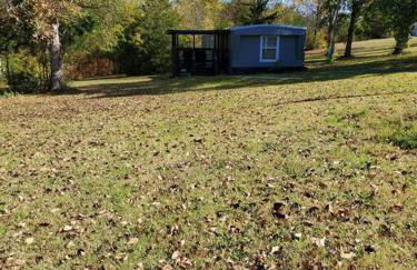 Cheerful Cozy Cottage 2 bedroom 1bath - Photo 28