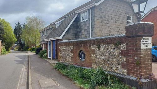 Arundel Central Apartment with parking - Foto 4