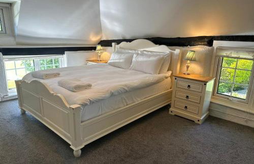 Beautiful Thatched Cottage with Outdoor Pool, Secure Garden, Dog & Family Friendly! Chichester Holiday Properties - Foto 2