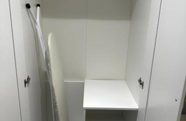 Modern Luxury Private Detached 1 Double Bedroom Studio Apartment - Super Fast Wifi - Foto 23