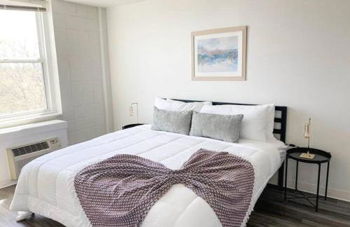 Sleepover Downtown Cincinnati 1BD 1BA Apartments - Photo 4