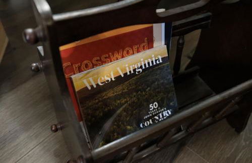 Riverfront Cabin Wood Stove Fire Pit & Grill - Foto 24