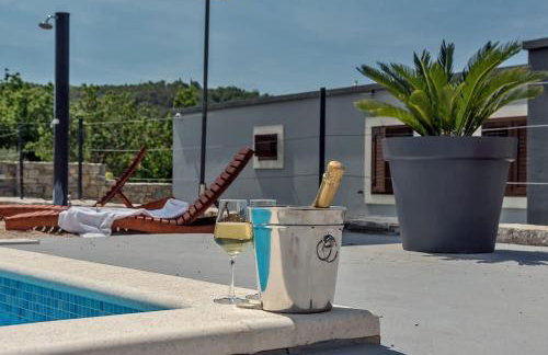 Luxury Villa,private pool, sauna,Jacuzzi,near Split - Photo 20