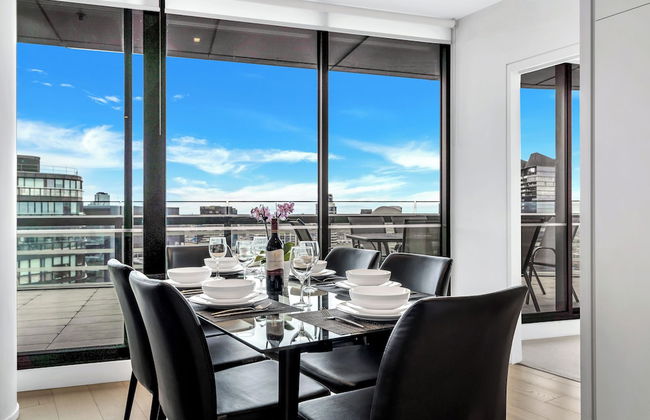 Melbourne Lifestyle Apartments - Best Views on Collins - Photo 62