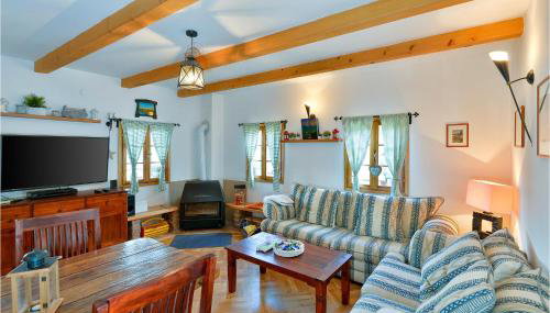 Amazing Home In Krapinske Toplice - Photo 3