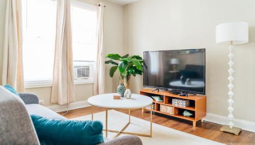 Spacious 2BR Apartment near Airport - Central Charming - Foto 5