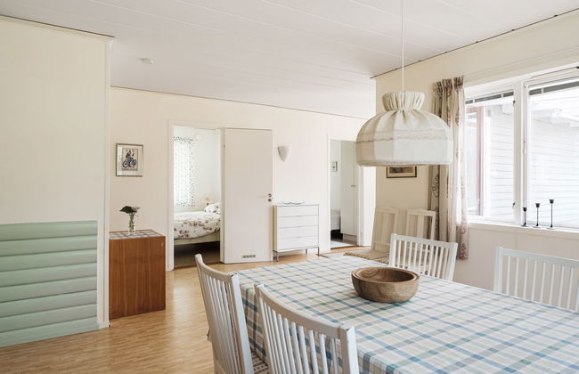 3 bedroom House in Adelsö with garden - Photo 10