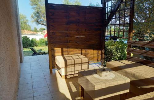 Provencal villa with pool, 1500m2 grounds - Foto 2