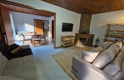 Chalé da Cachoeira - Cachoeira particular dentro da hospedagem - Foto 24