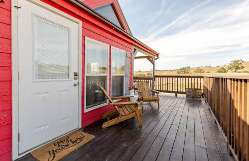 Serene Vineyard•Deck, Pickleball, Views~ Near Town - Foto 1