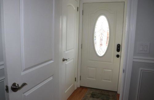 Spacious & Elegant 2 bedroom apartment in the heart of Uniondale - Foto 4