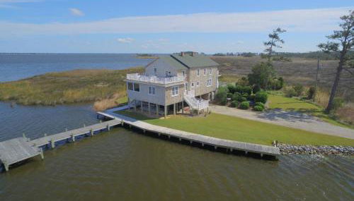 Sawyers Lodge - Historic Soundfront Home, Pool, Hot Tub, Boat Launch, Kayaks, Pets OK, Flex Stays - Foto 2