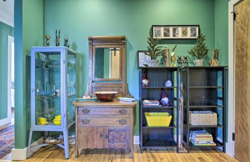 Renovated Carrboro House with Deck and Fire Pit! - Foto 13