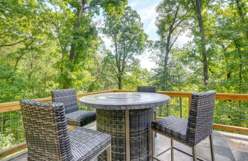 Modern Nellysford Getaway with View Deck and Fire Pit - Foto 2