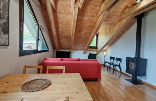 Chimenea y cocina moderna, encanto rústico con confort - Aüt 3 - Foto 22