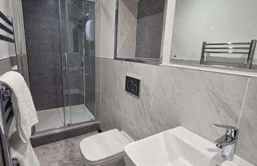 Courtyard High Spec Apartment in Town Centre - Foto 9