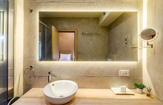 Beachfront Villa Gabriela with Pool - Foto 36