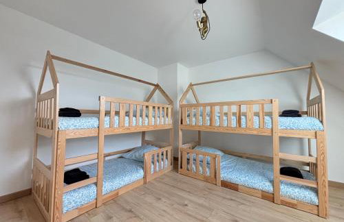 Les Voiles, maison bien équipée 10 p 2 sdb, 2 WC, spacieuse lumineuse avec jardin clos, garage, terrasse, parking privatif, à 950 m de la plage d'Asnelles et tous commerces, près de Bayeux et Arromanches, chiens bienvenus - Foto 9