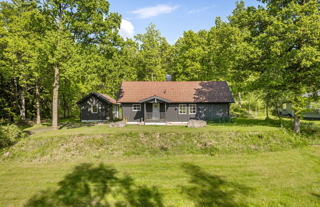 3 bedroom House in Östra Frölunda with garden and sauna - Photo 8