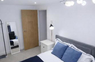 Stylish Garden Flat with Parking 20min to Central London - Foto 12