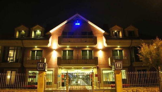 Maritimo Ris Apartamentos - Photo 2