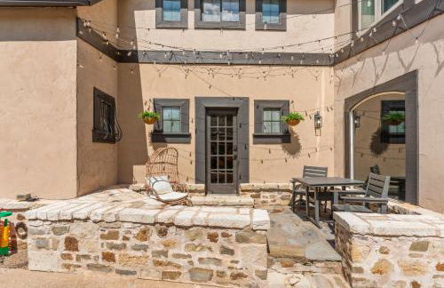 Castle Stay by Gathering Place Hot Tub & Fire Pit - Foto 44