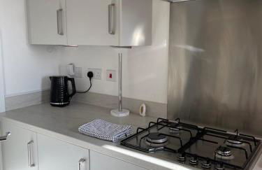 Four Bedroom House By Brookland Stays Serviced Accommodation Short Lets Leeds With Free WiFi - Foto 10