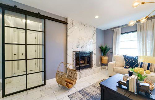 Lounge Area Office Fenced Yard Near It All - Photo 16