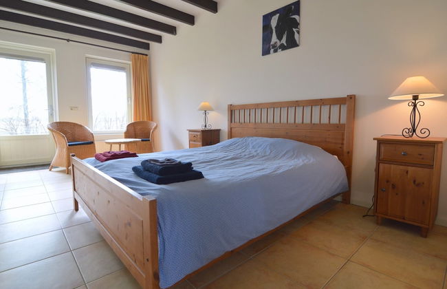 Holiday Home with Meadow View near Forests - Foto 1