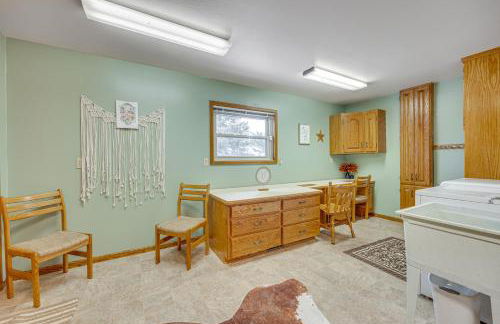 Stunning Calhan Home with Indoor Pool! - Foto 29