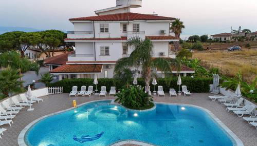 1 Bedroom Amazing Apartment In Ricadi - Foto 2